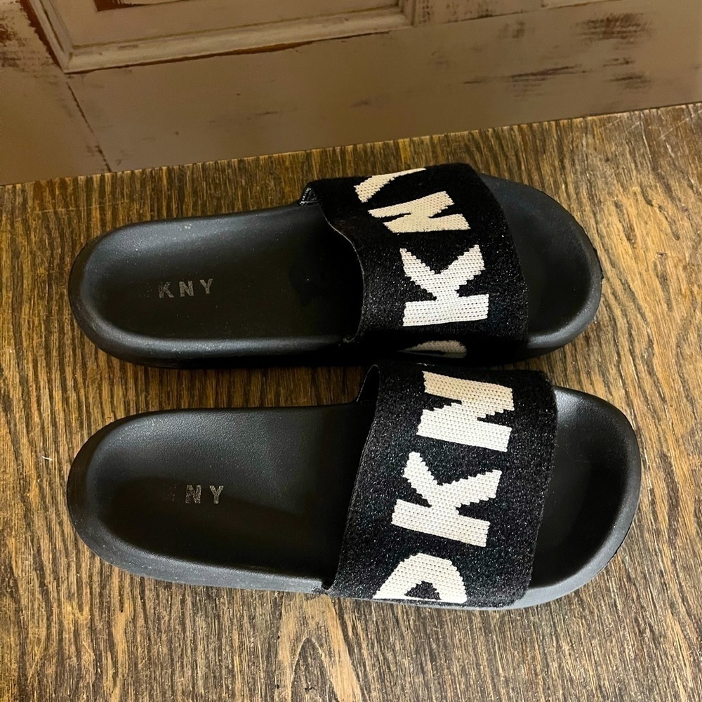 Womens DKNY black white Zax logo fabric slides sliders 9
